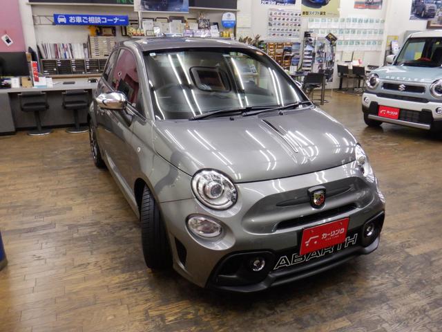 アバルト595 コンペティツィオーネ アルカンターラコンビ革シート/パドルシフト/純正タッチパネルオーディオ/HID/ETC/ブレンボキャリパー/Bluetooth/USB/前後ドラレコ/純正マット/スカッフプレート/クロームミラーカバー(8枚目)