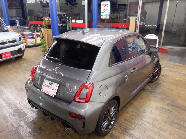 アバルト595 コンペティツィオーネ アルカンターラコンビ革シート/パドルシフト/純正タッチパネルオーディオ/HID/ETC/ブレンボキャリパー/Bluetooth/USB/前後ドラレコ/純正マット/スカッフプレート/クロームミラーカバー(12枚目)