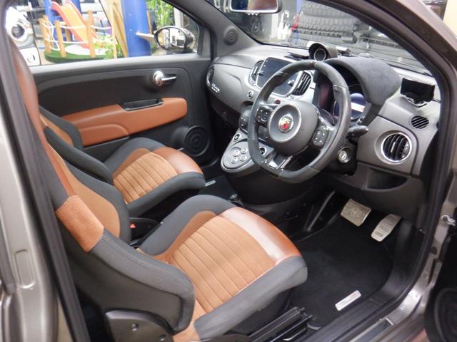 アバルト595 コンペティツィオーネ アルカンターラコンビ革シート/パドルシフト/純正タッチパネルオーディオ/HID/ETC/ブレンボキャリパー/Bluetooth/USB/前後ドラレコ/純正マット/スカッフプレート/クロームミラーカバー(20枚目)