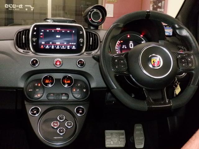 アバルト595 コンペティツィオーネ アルカンターラコンビ革シート/パドルシフト/純正タッチパネルオーディオ/HID/ETC/ブレンボキャリパー/Bluetooth/USB/前後ドラレコ/純正マット/スカッフプレート/クロームミラーカバー(25枚目)