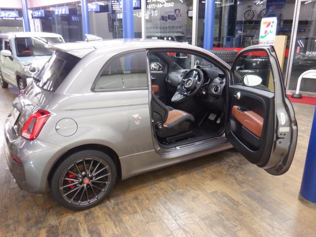 アバルト595 コンペティツィオーネ アルカンターラコンビ革シート/パドルシフト/純正タッチパネルオーディオ/HID/ETC/ブレンボキャリパー/Bluetooth/USB/前後ドラレコ/純正マット/スカッフプレート/クロームミラーカバー(32枚目)