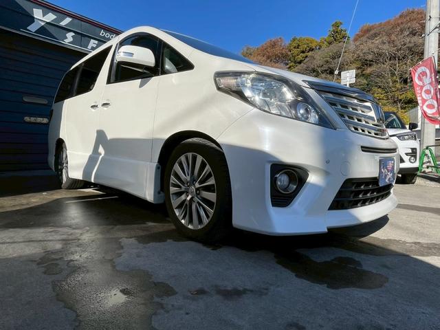 アルファード ２４０Ｓ　タイプゴールド　サンルーフ　アルパイン８型ナビ　フリップダウンモニター　両側パワースライドドア　バックカメラ　ＥＴＣ　ハーフレザーシート（5枚目）