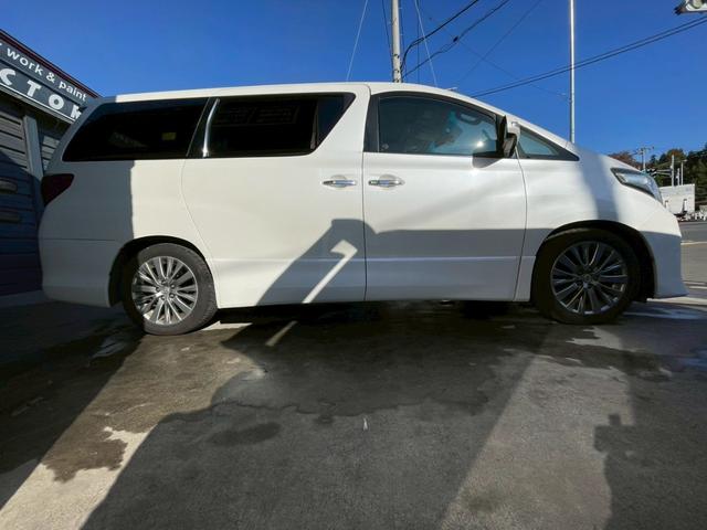 アルファード ２４０Ｓ　タイプゴールド　サンルーフ　アルパイン８型ナビ　フリップダウンモニター　両側パワースライドドア　バックカメラ　ＥＴＣ　ハーフレザーシート（8枚目）