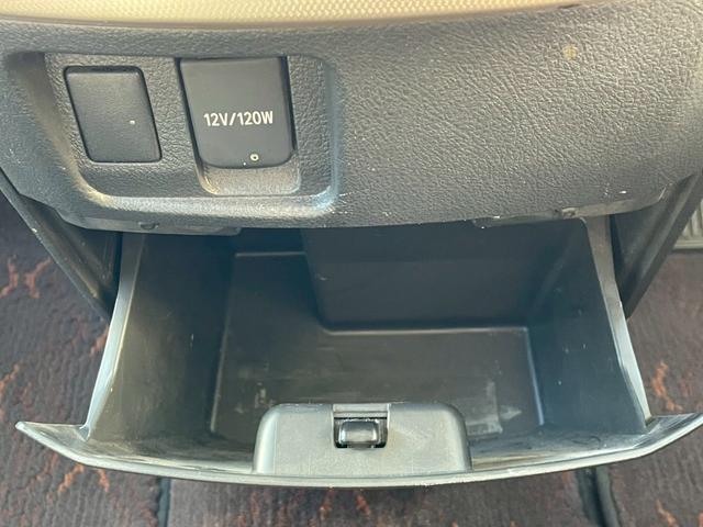 アルファード ２４０Ｓ　タイプゴールド　サンルーフ　アルパイン８型ナビ　フリップダウンモニター　両側パワースライドドア　バックカメラ　ＥＴＣ　ハーフレザーシート（43枚目）