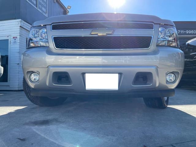 シボレーサバーバン ＬＴＺ　３列シート（2枚目）