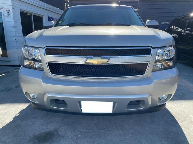 シボレーサバーバン ＬＴＺ　３列シート（3枚目）