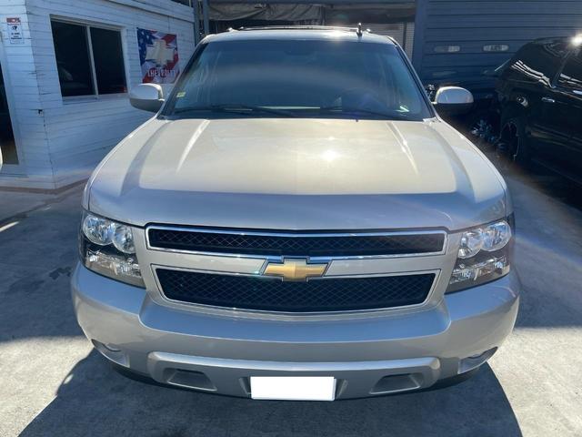 シボレーサバーバン ＬＴＺ　３列シート（4枚目）