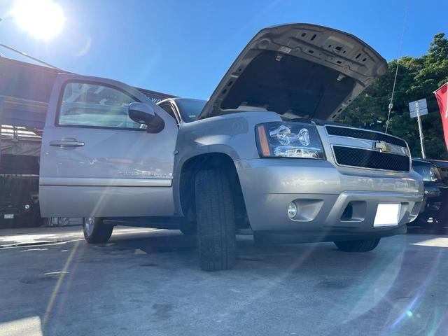 シボレーサバーバン ＬＴＺ　３列シート（9枚目）