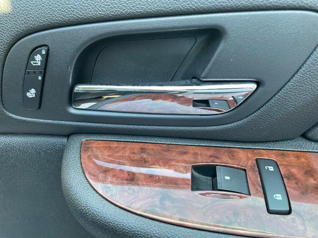 シボレーサバーバン ＬＴＺ　３列シート（31枚目）