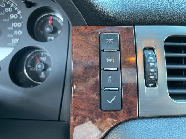 シボレーサバーバン ＬＴＺ　３列シート（37枚目）