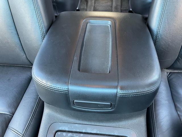 シボレーサバーバン ＬＴＺ　３列シート（40枚目）