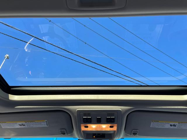 シボレーサバーバン ＬＴＺ　３列シート（49枚目）