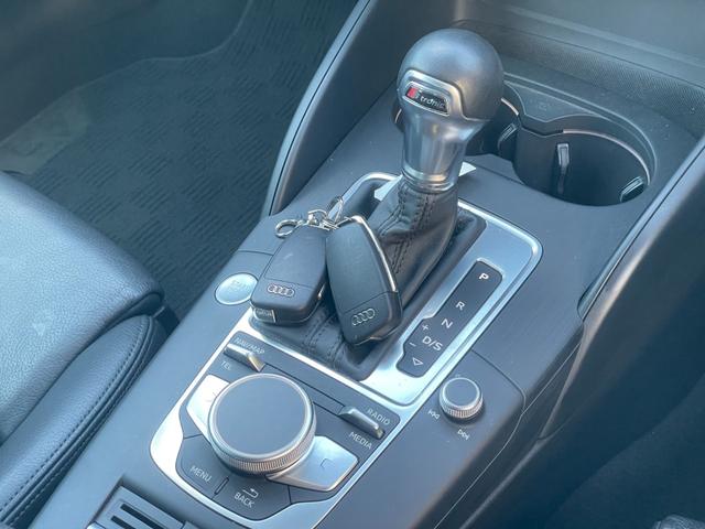Ａ３ スポーツバック１．４ＴＦＳＩ　スポーツ　１オーナー　禁煙車　シートヒーター　パワーシート　フルセグナビ　バックカメラ　ＥＴＣ　ドラレコ　１７インチＡＷ　電動パーキングブレーキ　ブレーキホールド　クルコン　スマートキー　取説記録簿（20枚目）