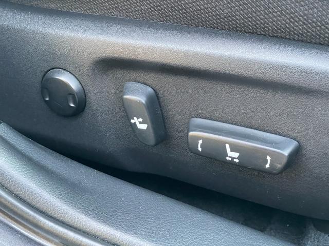 カムリ ハイブリッド　Ｇパッケージ　禁煙車　パワーシート　フルセグナビ　バックカメラ　Ｂｌｕｅｔｏｏｔｈ接続　ＥＴＣ　クルコン　ＨＩＤヘッドライト　スマートキー＆プッシュスタート　１７インチＡＷ　取説記録簿（14枚目）