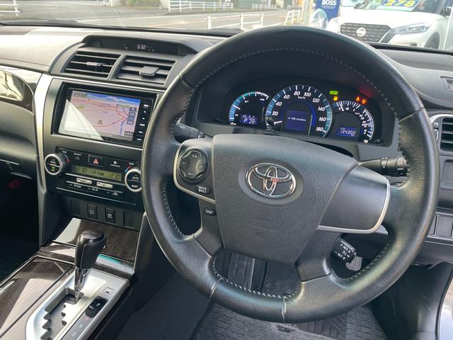 カムリ ハイブリッド　Ｇパッケージ　禁煙車　パワーシート　フルセグナビ　バックカメラ　Ｂｌｕｅｔｏｏｔｈ接続　ＥＴＣ　クルコン　ＨＩＤヘッドライト　スマートキー＆プッシュスタート　１７インチＡＷ　取説記録簿（15枚目）