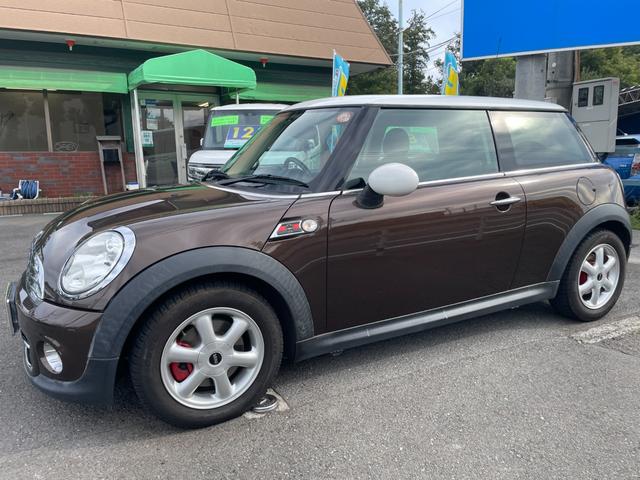 ＭＩＮＩ クーパー　禁煙車　ツートン　キーレス　１５インチＡＷ　ＥＴＣ　取説（4枚目）