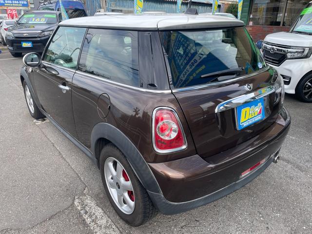ＭＩＮＩ クーパー　禁煙車　ツートン　キーレス　１５インチＡＷ　ＥＴＣ　取説（7枚目）