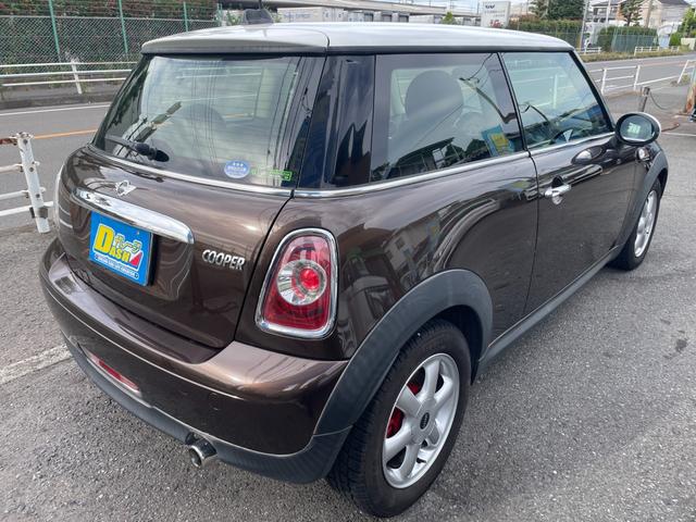 ＭＩＮＩ クーパー　禁煙車　ツートン　キーレス　１５インチＡＷ　ＥＴＣ　取説（8枚目）