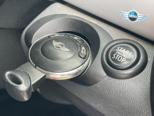ＭＩＮＩ クーパー　禁煙車　ツートン　キーレス　１５インチＡＷ　ＥＴＣ　取説（16枚目）
