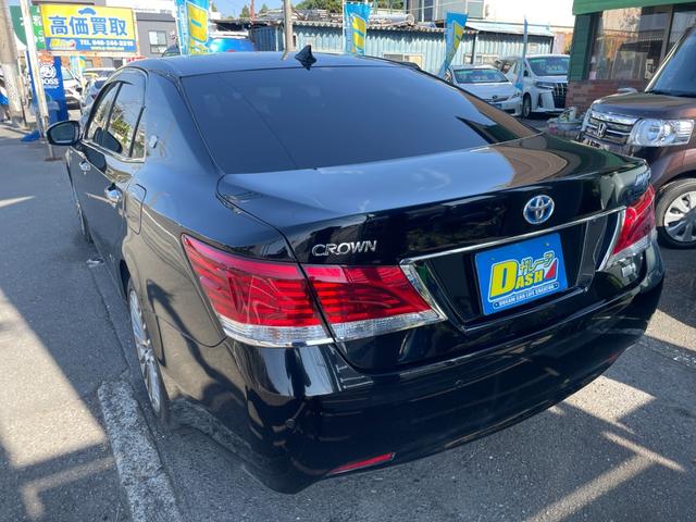 クラウンマジェスタ Ｆバージョン　ベージュ本革シート　サンルーフ　１８インチＡＷレグノ　純正ナビＴＶＢモニター　シートヒーター　エアーシート　ステアリングヒーター　スマートキー　イージークローザー　取説整備記録簿　スペアキーカードキー（7枚目）