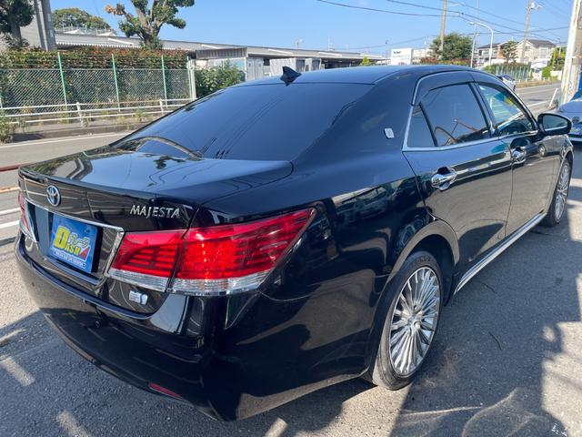 クラウンマジェスタ Ｆバージョン　ベージュ本革シート　サンルーフ　１８インチＡＷレグノ　純正ナビＴＶＢモニター　シートヒーター　エアーシート　ステアリングヒーター　スマートキー　イージークローザー　取説整備記録簿　スペアキーカードキー（8枚目）