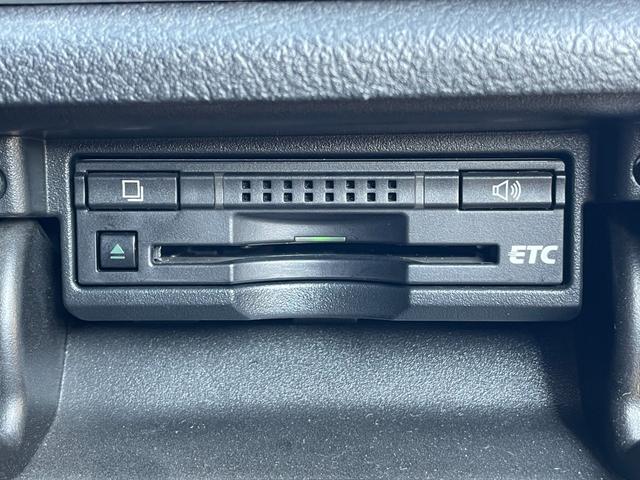 クラウンマジェスタ Ｆバージョン　ベージュ本革シート　サンルーフ　１８インチＡＷレグノ　純正ナビＴＶＢモニター　シートヒーター　エアーシート　ステアリングヒーター　スマートキー　イージークローザー　取説整備記録簿　スペアキーカードキー（26枚目）