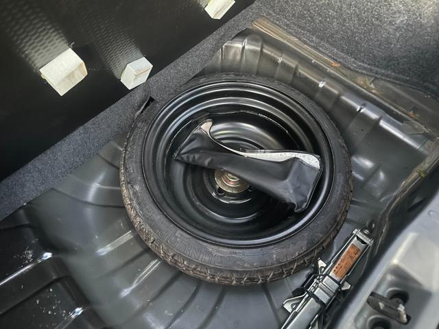 スペアタイヤ＆工具一式！