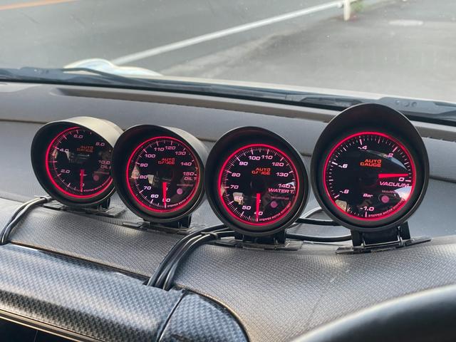 マーチ １２ＳＲ　５速ＭＴ　禁煙車　追加メーター　１５インチＡＷ　ＥＴＣ　ＡＵＴＥＣＨストラットタワーバー（16枚目）