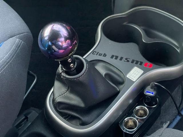 マーチ １２ＳＲ　５速ＭＴ　禁煙車　追加メーター　１５インチＡＷ　ＥＴＣ　ＡＵＴＥＣＨストラットタワーバー（19枚目）