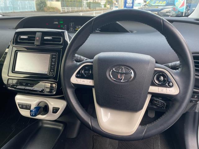 プリウス Sセーフティプラス 1オーナー 禁煙車 純正ナビTV バックカメラ Bluetooth接続 スマートキー&プッシュスタート ETC クルーズコントロール LEDヘッドライト 取説(13枚目)