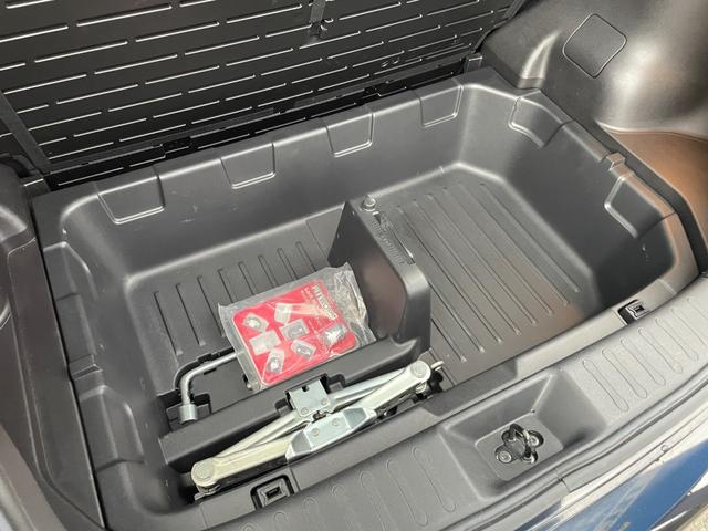 ジューク １５ＲＸ　１オーナー　禁煙車　ユーザー直接買取　フルセグナビ　バックカメラ　前後ドラレコ　ＥＴＣ２．０　インテリキー＆プッシュスタート　１７インチＡＷ　取説記録簿（27枚目）