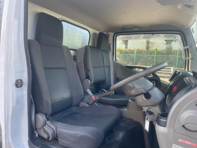 アトラストラック 　ディーゼル車　アルミバン　積載１３００ｋｇ　オートマ車　車輛総重量３７２５ｋｇ　跳ね上げ扉　台車収納　荷台寸法３０７×１６４×１９７電動格納ミラー　キーレス（21枚目）