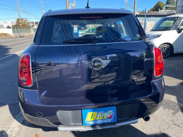 ＭＩＮＩ クーパー　クロスオーバー　禁煙車　キーレス　１６インチＡＷ　ツートンカラー　シートカバー　取説記録簿　本革調シートカバー（6枚目）