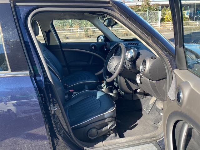 ＭＩＮＩ クーパー　クロスオーバー　禁煙車　キーレス　１６インチＡＷ　ツートンカラー　シートカバー　取説記録簿　本革調シートカバー（12枚目）