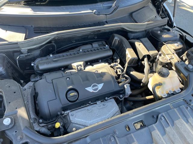 ＭＩＮＩ クーパー　クロスオーバー　禁煙車　キーレス　１６インチＡＷ　ツートンカラー　シートカバー　取説記録簿　本革調シートカバー（24枚目）