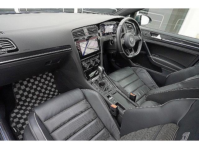 後期7.5型 7速DSG 310馬力 新車保証 1オーナ禁煙(18枚目)