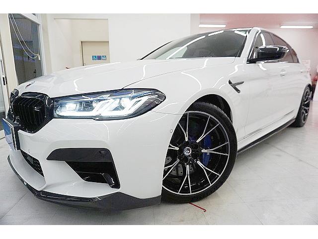 Ｍ５ コンペティション　４ＷＤ／Ｖ８ツインターボ６２５馬力＋レースチップ／カーボンエアロ＆内外装＆ミラー＆ルーフ／黒革／１２．３ナビ＆３６０カメラ／ハーマンカードン／Ｍスポーツサス／２０アルミ／Ｍシートベルト／１オーナー禁煙（5枚目）