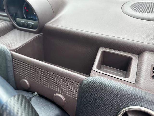 スペイド 　／禁煙／運転支援装置／片側電動スライドドア／バックカメラ／ＥＴＣ／運転席シートヒーター／ＨＩＤヘッドライト／１年走行距離無制限保証／（21枚目）