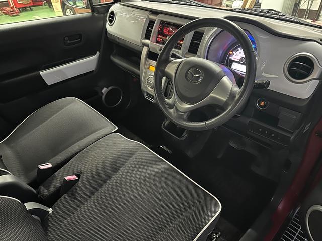 フレアクロスオーバー ＸＴ　／４ＷＤ／安全装置／運転席シートヒーター／ヒルディセントコントロール／グリップコントロール／社外オーディオ／ＵＳＢ接続／ＨＩＤヘッド／フォグランプ／スマートキー／１年走行距離無制限保証／（13枚目）