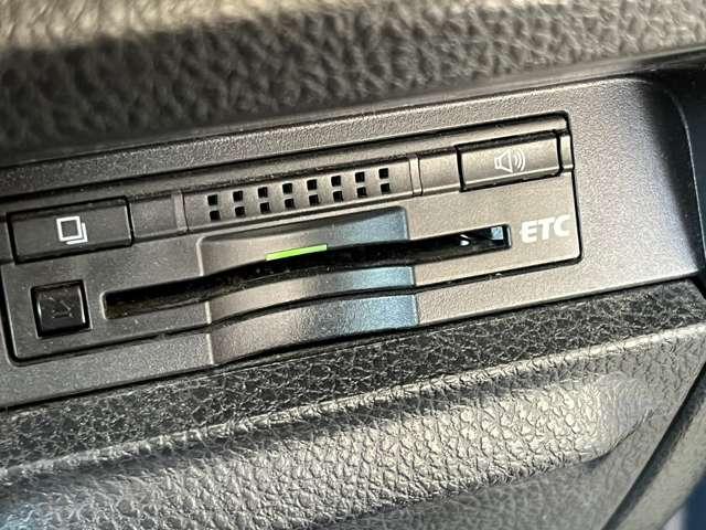 ヴォクシー ZS /7人乗り/1年距離無制限保証/純正ナビ/バックカメラ/ビルトインETC/純正フリップダウンモニター/両側電動スライド/LEDヘッドライト/プッシュスタート/スマートキー(15枚目)