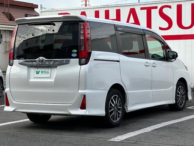 ノア Ｓｉ　／片側電動スライドドア／純正ＳＤナビ／フリップダウンモニタ―／バックカメラ／ＥＴＣ／前後ドライブレコーダー／Ｂｌｕｅｔｏｏｔｈ接続／ＬＥＤデイライト／アイドリングストップ／１年走行距離無制限保証／（4枚目）