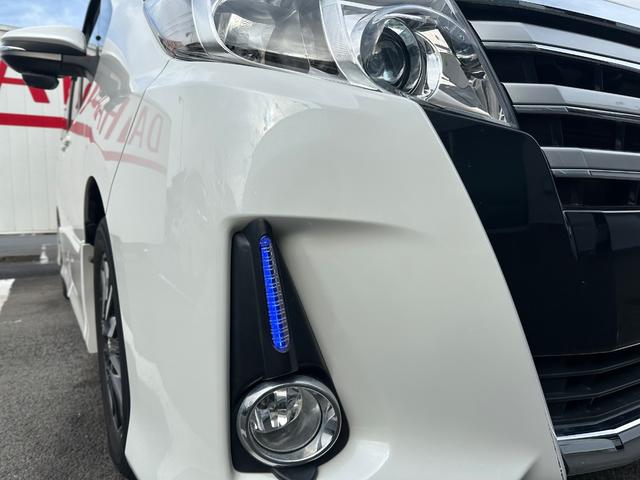 ノア Ｓｉ　／片側電動スライドドア／純正ＳＤナビ／フリップダウンモニタ―／バックカメラ／ＥＴＣ／前後ドライブレコーダー／Ｂｌｕｅｔｏｏｔｈ接続／ＬＥＤデイライト／アイドリングストップ／１年走行距離無制限保証／（10枚目）