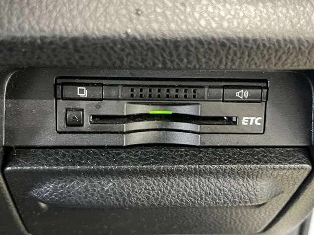 ノア Ｓｉ　／片側電動スライドドア／純正ＳＤナビ／フリップダウンモニタ―／バックカメラ／ＥＴＣ／前後ドライブレコーダー／Ｂｌｕｅｔｏｏｔｈ接続／ＬＥＤデイライト／アイドリングストップ／１年走行距離無制限保証／（15枚目）