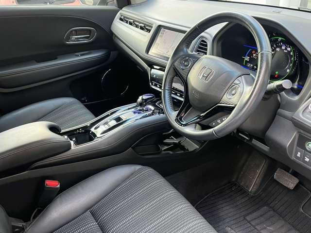 ヴェゼル ハイブリッドＺ　禁煙／１年距離無制限保証／純正ナビ／バックカメラ／ＥＴＣ／シートヒーター／パドルシフト／ＣＴＢＡ安全装置／プッシュスタート／スマートキー／ＬＥＤヘッドライト（12枚目）