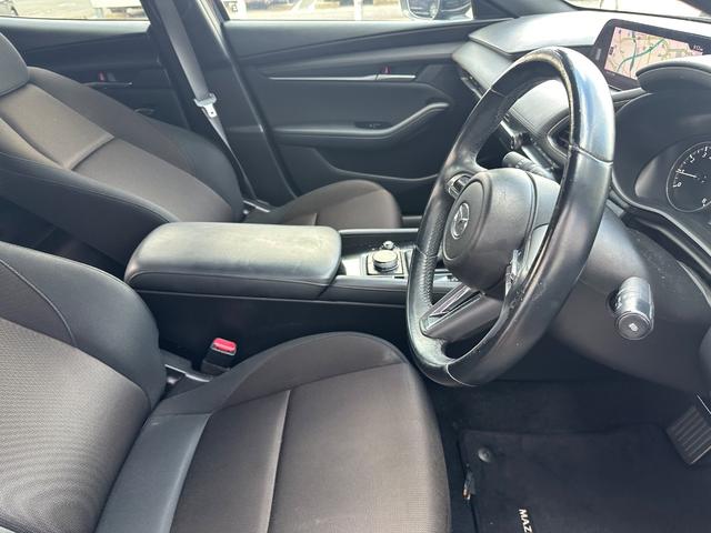 MAZDA3ファストバック 15S /禁煙/運転支援装置/純正ナビ/360°ビューモニター/ETC/前後ドラレコ/USB・BT接続/レーダークルーズコントロール/LEDヘッド/ブラインドスポットモニター/1年走行距離無制限保証/(21枚目)