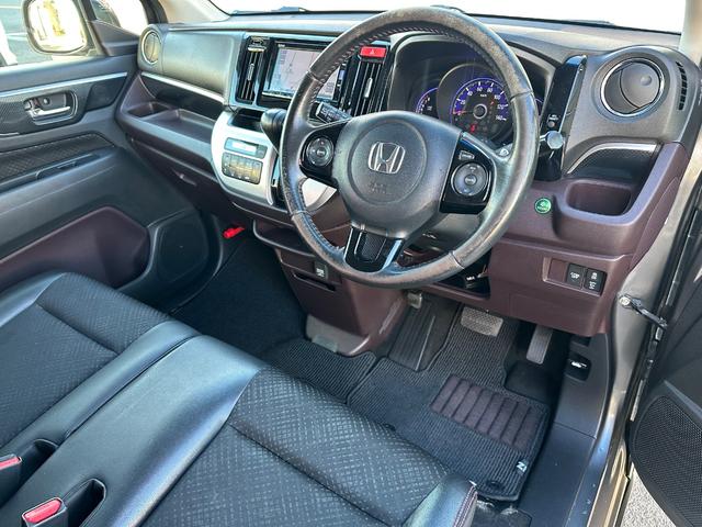 Ｎ－ＷＧＮカスタム Ｇ・ターボパッケージ　／ワンオーナー／安全装置／純正ナビ／バックカメラ／ＥＴＣ／Ｂｌｕｅｔｏｏｔｈ音楽／純正ドライブレコーダー／パドルシフト／（16枚目）