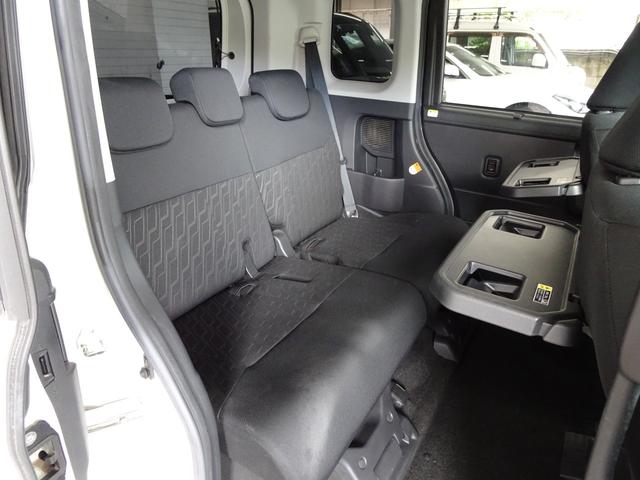 ルーミー カスタムＧ　純正ナビ地デジ　両側電動スライドドア　Ｂカメラ　シートヒーター　クルーズコントロール（11枚目）