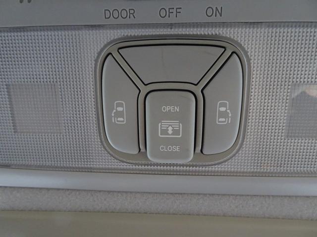 両側電動スライドドア