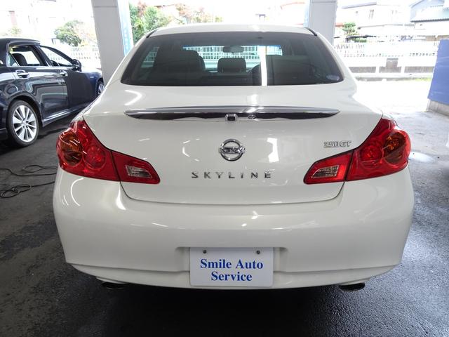 スカイライン ２５０ＧＴ　タイプＰ　純正ナビ地デジ　Ｂカメラ　革シート　ＥＴＣ　電動シート　インテリキー（5枚目）