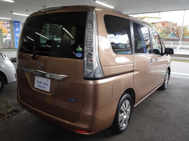 セレナ ２０Ｘ　Ｓ－ハイブリッドアドバンスドセーフティパック　純正ナビ　フルセグＴＶ　アラウンドビューモニター　クルーズコントロール　エマージェンシーブレーキ　レーンキープアシスト　ＥＴＣ　インテリキー（5枚目）